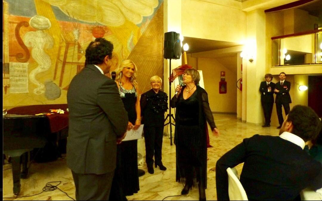 Momento della presentazione della mostra personale di Elis Priolo